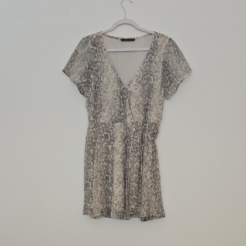 Abercrombie & Fitch Cream Snake Skin Flowy Wrap Dress Feminine Animal Print | M